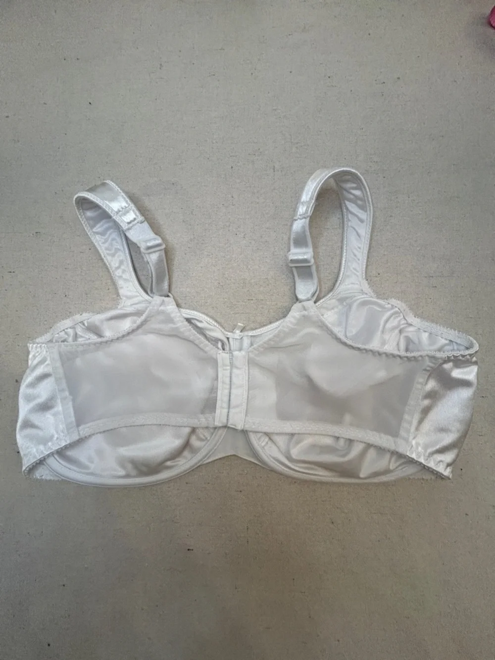 Bali Size 40DD/40E White Satin Tracings Underwire Minimizer Bra - Picture 5 of 9
